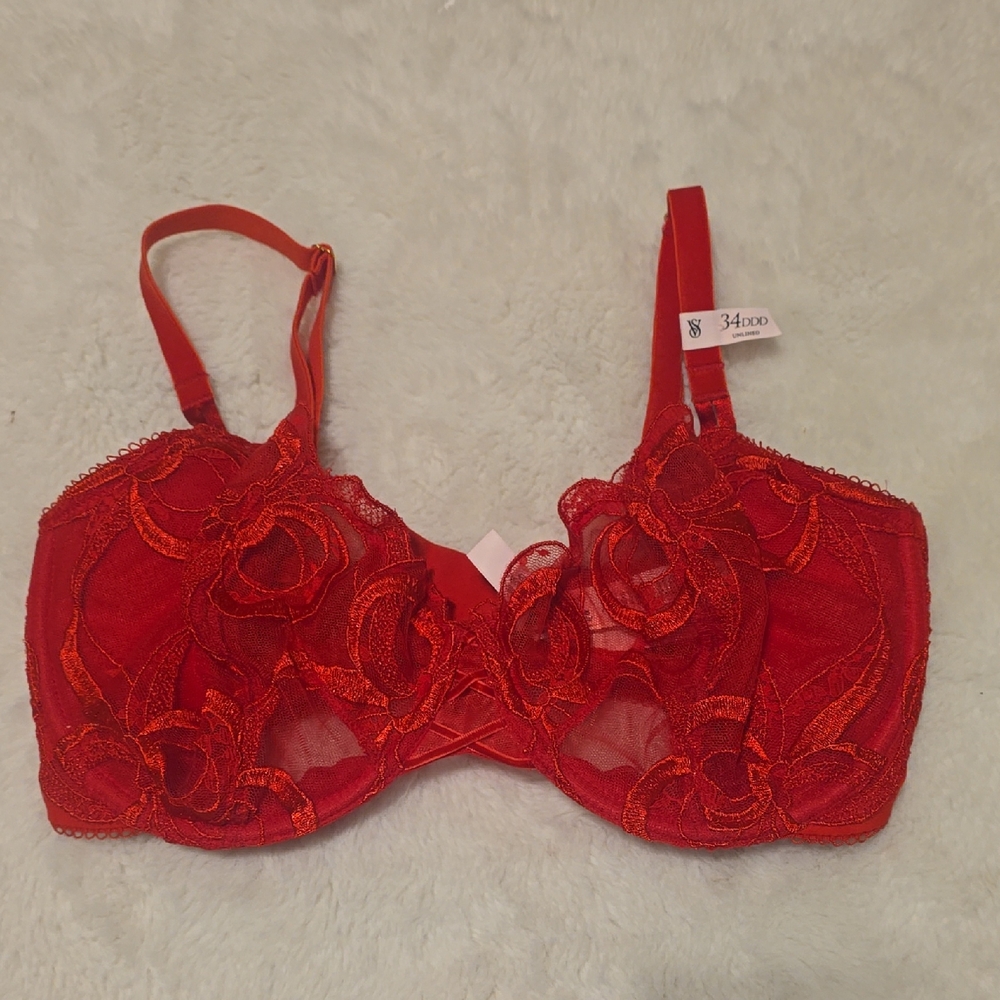 Victoria Secret Elegant Red Lace Bra